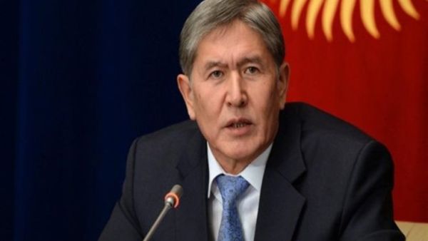 رئيس قرغيزستان ألمازبيك أتامباييف