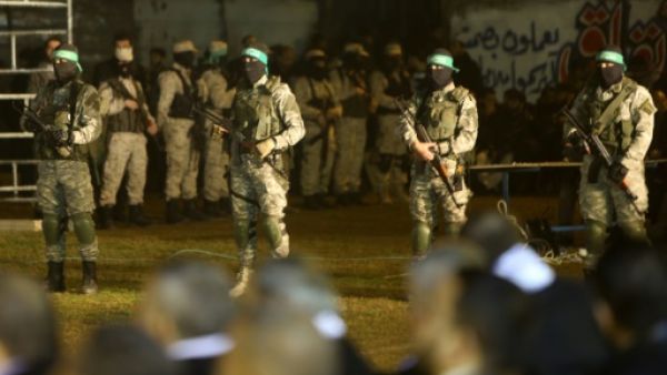 القسام تلمح الى امكان مبادلة اسرى فلسطينيين بجندي اسرائيلي 