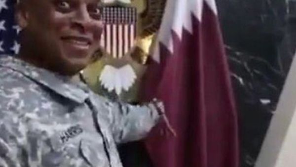اعتذار أمريكي لقطر عن إهانة جندي أمريكي لعلمها 