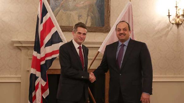 وزير الدفاع القطري ونظيره البريطاني