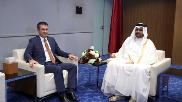 نائب أمير قطر الشيخ عبد الله بن حمد آل ثاني، ووزير الدفاع التركي نور الدين جانكلي