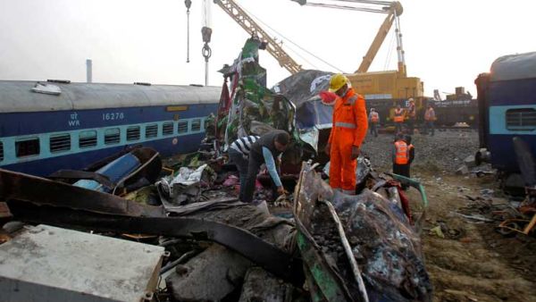 تصادم قطاري ركاب في إيران وسقوط عدة قتلى