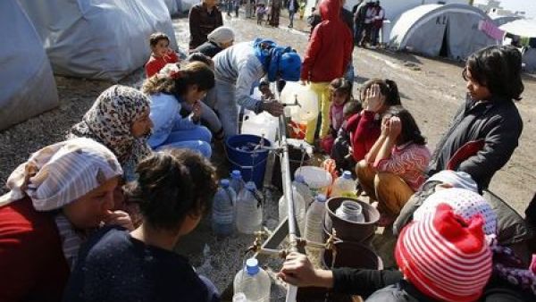 المعارك بين الأكراد و"داعش" تدفع الآف السوريين إلى تركيا
