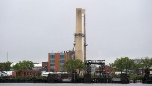 انتحار اميركي اسود سجن لثلاث سنوات بدون محاكمة 