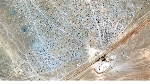 بات المخيم يضم عشرات الآلاف من النازحين