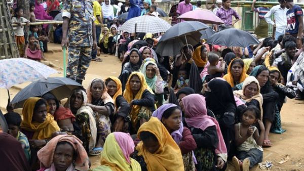 582,000 Rohingya have crossed from Myanmar's Rakhine into Bangladesh since late August, according to the U.N. (AFP/File)