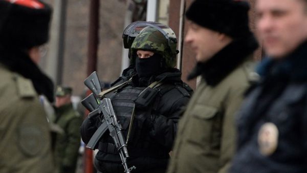 أفادت مصادر روسية بأن الأمن يعمل على تحرير الرهائن 
