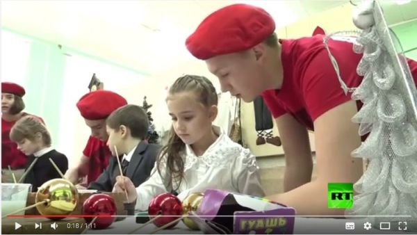 40 طنا من الهدايا لأطفال سوريا بمناسبة الأعياد