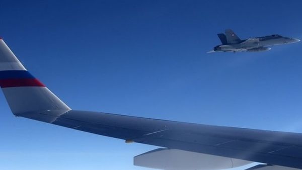 مقاتلات سويسرية تطارد طائرة فلاديمير بوتن الرئاسية