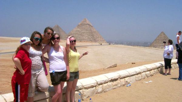 بوتين يوقع مرسوما لاستئناف الرحلات الجوية بين موسكو والقاهرة
