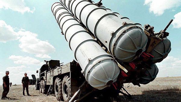 Putin has signed a presidential decree paving the way for the delivery of the S-300 missile system Monday. (EPA)