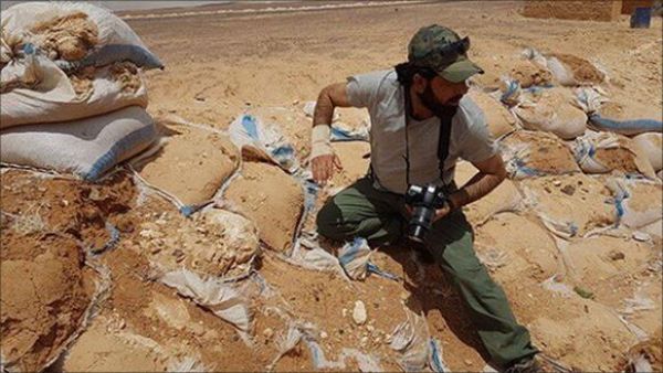 الاعلامي سيف سعيد يراقب أماكن تواجد النظام شمال شرقي السويداء