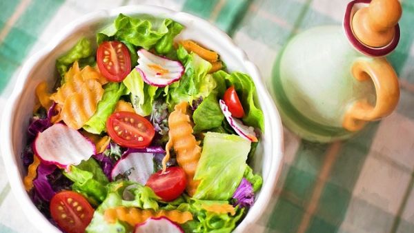 A new study has found that people on vegetarian diets lose more weight and muscle fat than those on conventional low-calorie diets. (Pixabay)