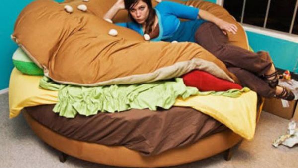 يعني كأتك نايم على سندويشة همبرعر