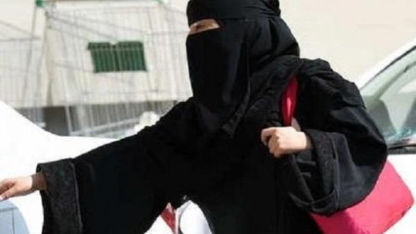 سعودي ينقذ زوجته من متحرش