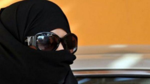 انقذوا بناتنا من العبايات الفاتنة