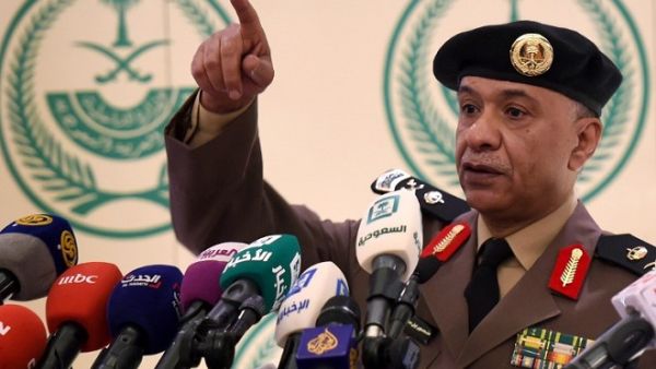 Saudi Interior Ministry's spokesman Mansur al-Turki gestures during a news conference at the Saudi Officers club in Riyadh, on January 2, 2016. (AFP/ Fayez Nureldine)