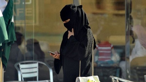 سوري يساوم سعوديه على شرفها