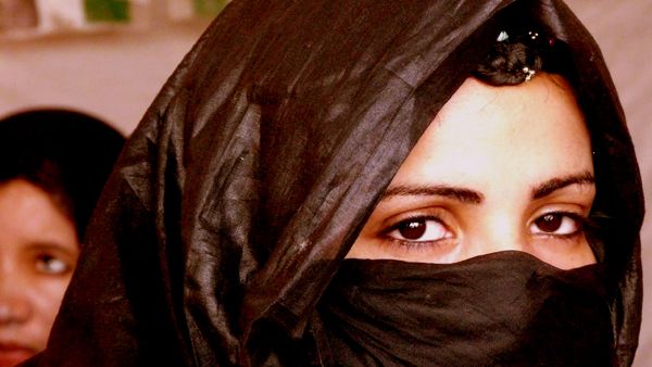 السعودية تضع ضوابط لإجراء عمليات التجميل