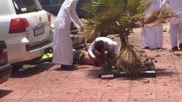 "داعش" يتبنى الهجوم على مسجد للشيعة في السعودية