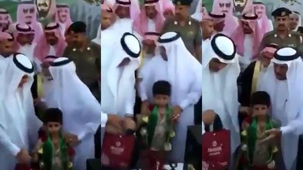 مدير تعليم الباحه يدفع مسن