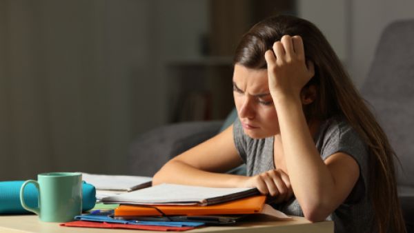 احرصي دائماً على وجود مسكنات في حقيبتك المدرسية