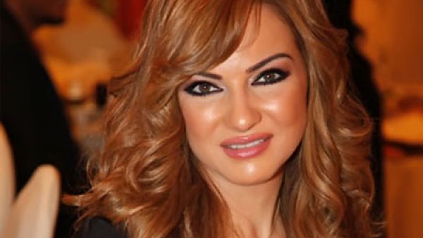 الفنانة صفاء سلطان