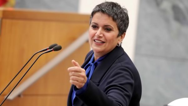 النائبة صفاء الهاشم