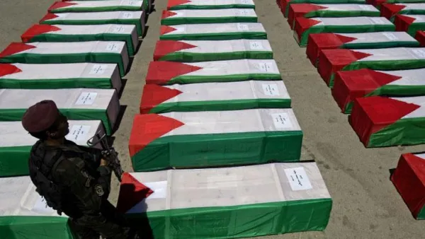 مقدسيون يشيعون جثمان فلسطيني احتجزته إسرائيل 11 شهرا - ارشيف 