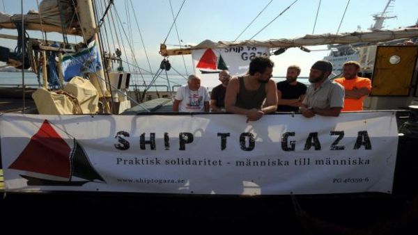 يشارك في أسطول 'الحرية-3' الذي ينظمه التحالف الدولي لكسر حصار غزة عدد من السياسيين والمثقفين والفنانين والرياضيين