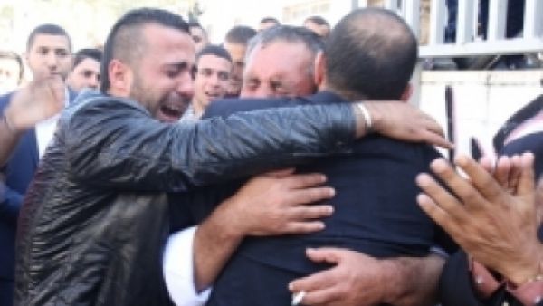 فلسطيني يطلب يد “شهيدة” لولده “الشهيد”