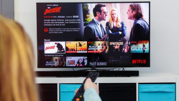 Netflix الشرق الأوسط.. تكلفة أعلى مقابل خدمات أقل! (Shutterstock)