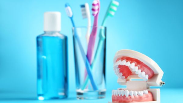 الوصفة التي سنقدمها الآن رخيصة الثمن ولكنها فعالة جداً في إزالة الجير (shutterstock.com)