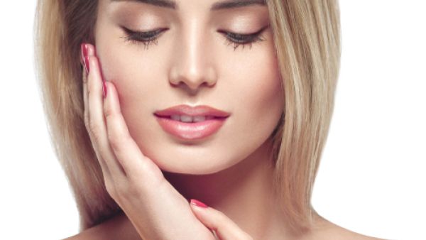 هناك العديد من العوامل التي تؤثر بصحة بشرتكِ  (shutterstock.com)
 هناك العديد من العوامل التي تؤثر بصحة بشرتكِ  (shutterstock.com)