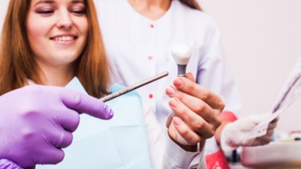تسوُّس الأسنان لا يؤثر على الأسنان الدائمة (shutterstock.com)
