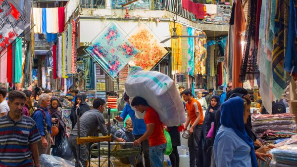 People at Tehran Grand Bazaar (Shutterstock/File Photo)