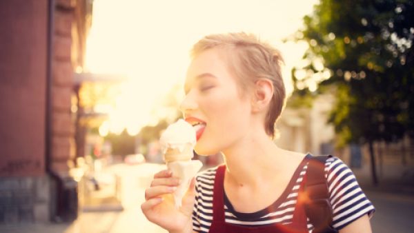 أصبح هناك مثلجات ليست مشتقة من الحليب مثل حليب الصويا او حليب جوز الهند (shutterstock.com)
