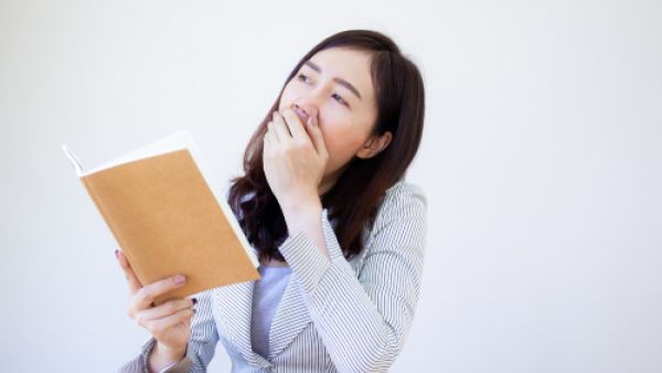 يصيبك من الشعور بالخمول أو النعاس كثير خلال فترة الظهيرة؟ (shutterstock.com)

