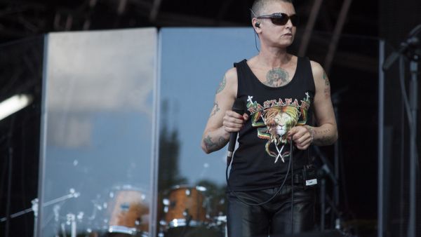 Sinead O'Connor performs live (Shutterstock)