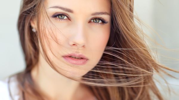 البابونج يعتبر منظفاً قوياً لجميع أنواع البشــرة 
