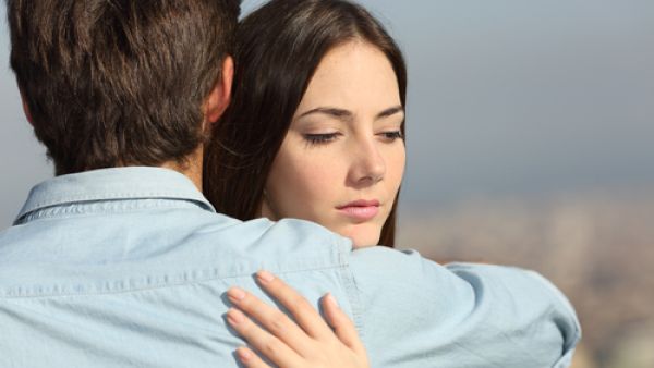 يجيب الخبراء عن هذا السؤال مؤكدين أن الأمر يرتبط بالتنشئة وأسلوب التربية (shutterstock.com)

