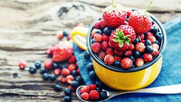 كما تساعد الفراولة في علاج بعض أنواع فقر الدم