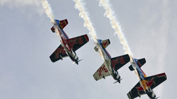 Red Bull Air Race (Shutterstock)	