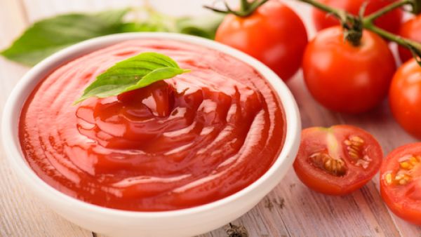 تؤثر مادة الكاتشب في تهيج المعدة بسبب البهارات التي تتضمنها