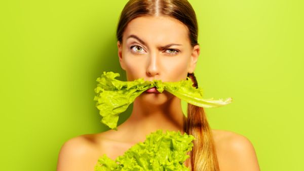 النظام الغذائي المتبع وعدد السعرات الحرارية يتوقف على وزن الشخص (shutterstock.com)
