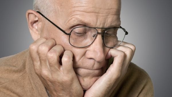 يؤثر مرض الزهايمر على أكثر من 27 مليون شخص في جميع أنحاء العالم يؤثر مرض الزهايمر على أكثر من 27 مليون شخص في جميع أنحاء العالم