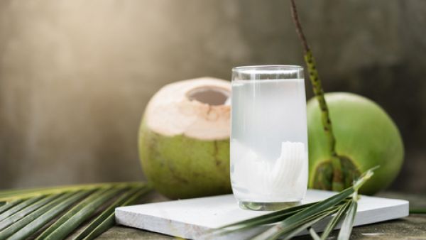 تعتبر جوزة الهند مصدر غني بالبروتينات والألياف الغذائية (shutterstock.com)
