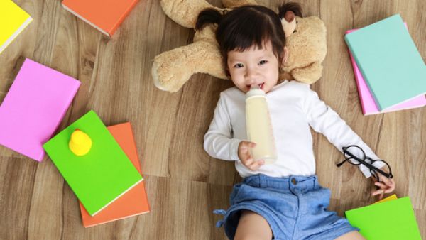 الرضاعة حتى سن عامين أو أكثر تزيد من خطر تسوس الأسنان