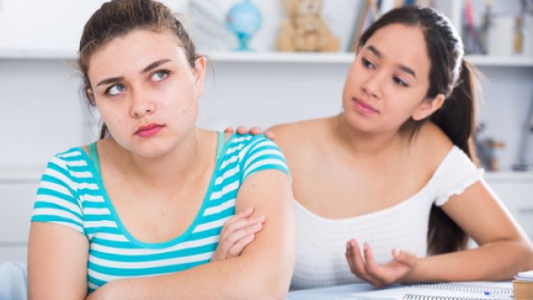 أثبتت الدراسة أن عدم النضج والاندفاع في سن المراهقة، يؤديان إلى "عادات صحية" سيئة (shutterstock.com)
