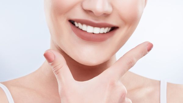 استخدام العديد من الفيتامينات المهمة يحافظ على صحة الأسنان